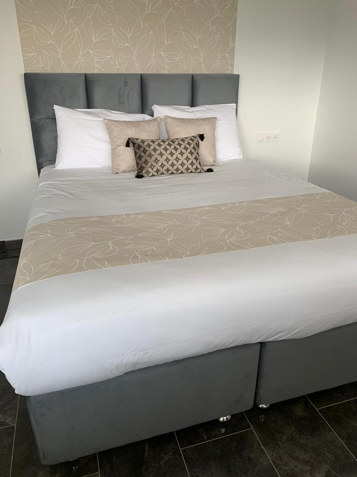 Hotel Parc Les Cigognes Albé 외부 사진