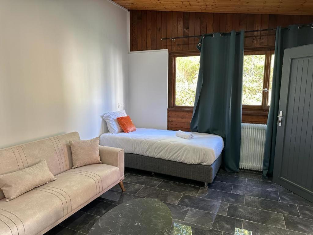 Hotel Parc Les Cigognes Albé 외부 사진